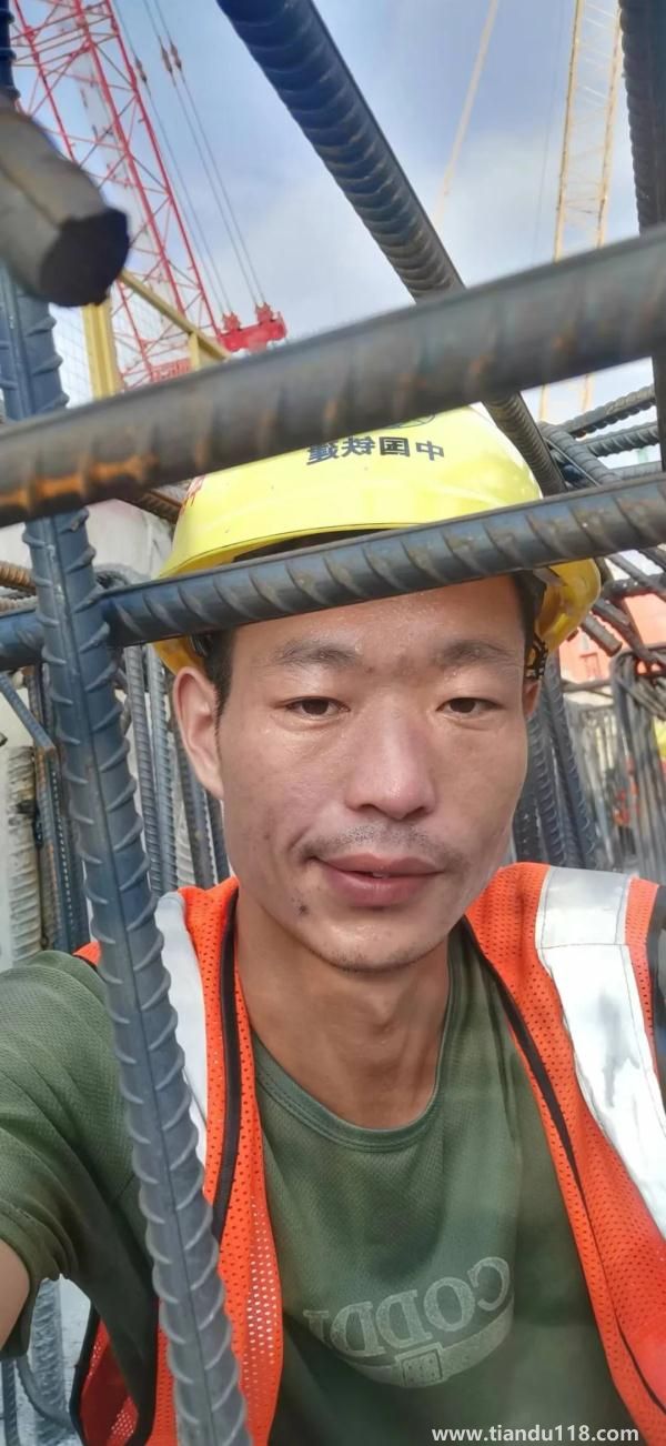 90后小伙被誤認(rèn)為60后，數(shù)萬(wàn)網(wǎng)友卻為他點(diǎn)贊