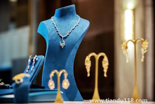 五金在領(lǐng)證前買還是領(lǐng)證后買1