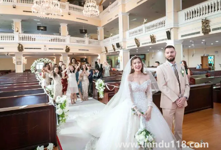 新娘進(jìn)門不能超過(guò)幾點(diǎn)(新娘進(jìn)門時(shí)間是怎么選的)(圖2) 新娘進(jìn)門不能超過(guò)幾點(diǎn)2