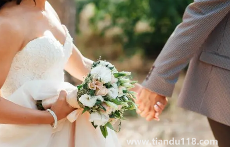 新娘進(jìn)門不能超過(guò)幾點(diǎn)(新娘進(jìn)門時(shí)間是怎么選的)(圖3) 新娘進(jìn)門不能超過(guò)幾點(diǎn)3