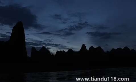 2012年天突然黑了一下是真是假(2012世界末日發(fā)生過(guò)了嗎)(圖1) 2012年天突然黑了一下是真是假1