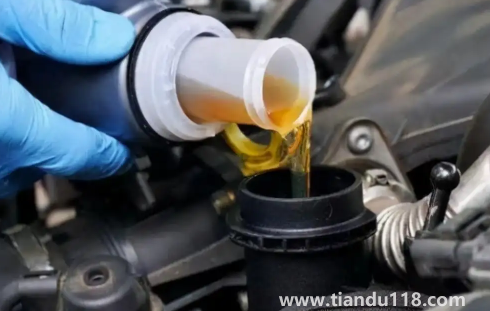 1萬(wàn)公里不換機(jī)油是不是會(huì)有悶響2