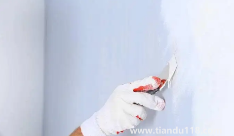 刮膩子之前需要噴水嗎(刮膩子之前必須要掛網(wǎng)嗎)(圖1) 刮膩子之前需要噴水嗎1