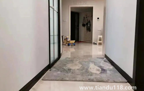 踢腳線要和門(mén)套顏色一樣嗎（裝修的時(shí)候有必要做踢腳線嗎）