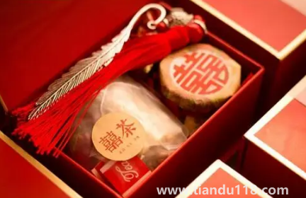 結(jié)婚伴手禮男方買(mǎi)還是女方買(mǎi)（結(jié)婚伴手禮的物品都有什么）