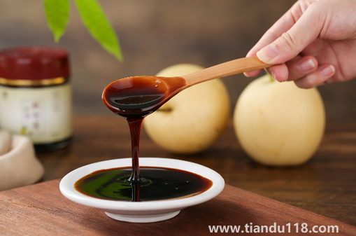 做秋梨膏放冰糖還是蜂蜜好(秋梨膏的功效和作用)(圖2) 做秋梨膏放冰糖還是蜂蜜好2