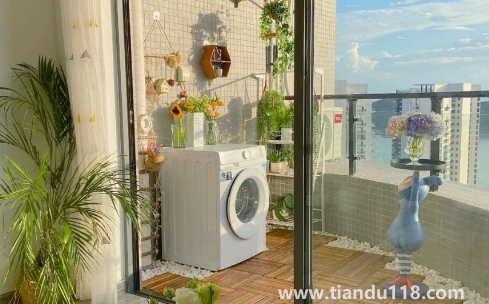 開(kāi)放式陽(yáng)臺(tái)能裝電動(dòng)晾衣架嗎(開(kāi)放式陽(yáng)臺(tái)要不要鋪過(guò)門(mén)石)(圖1) 開(kāi)放式陽(yáng)臺(tái)能裝電動(dòng)晾衣架嗎1