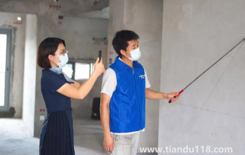 房子在驗收后發(fā)現(xiàn)墻面空鼓誰負責1