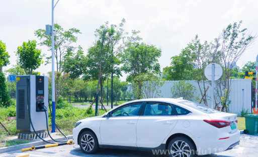 新能源充電晚上10點以后可以充嗎（新能源汽車什么時候充電比較好）