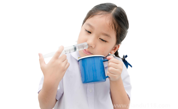 淡鹽水洗鼻子為什么會(huì)痛（淡鹽水洗鼻子的方法）