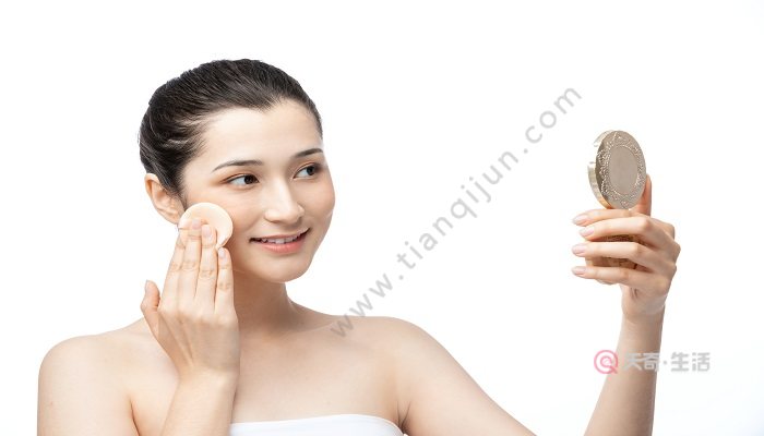 定妝粉怎么用 定妝粉使用方法(圖3) 定妝粉怎么用